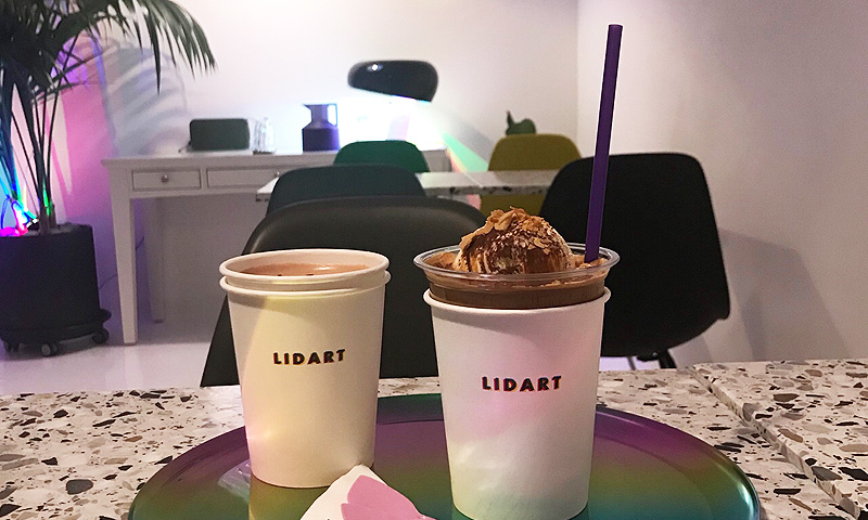 カフェ「LIDART」